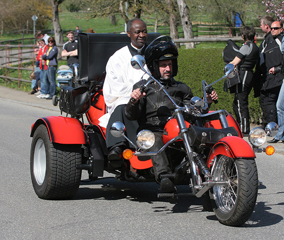 01 Bukenya Motoradweihe 2008 24.4. Kopie