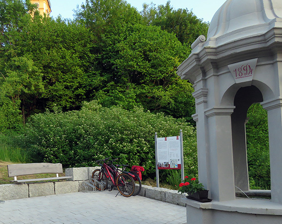 02 Vorplatz