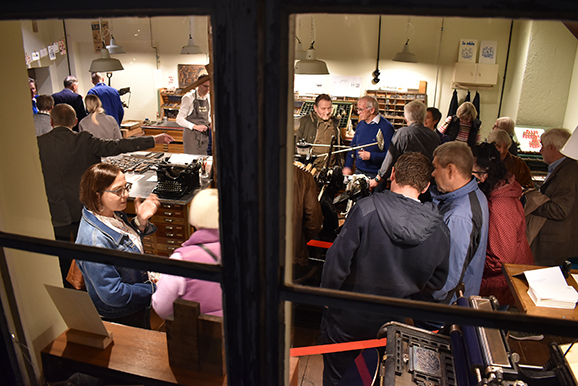 08Druckeri von au0en