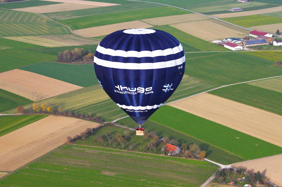 9032 Ballon in der Luft vom zweiten Ballon aus