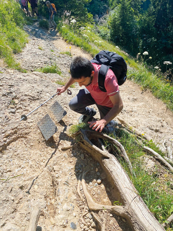 Manchmal muss man die Haende zu Hilfe nehmen