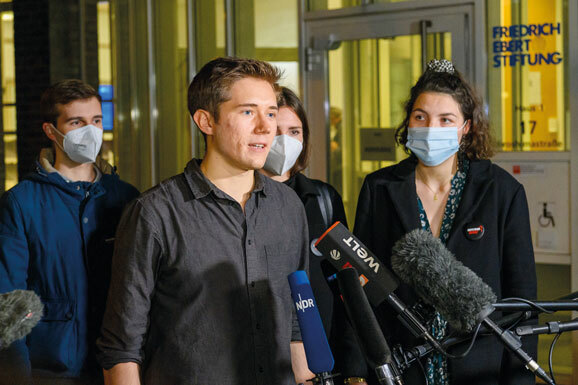 51679012514 a37e8ecc68 k be