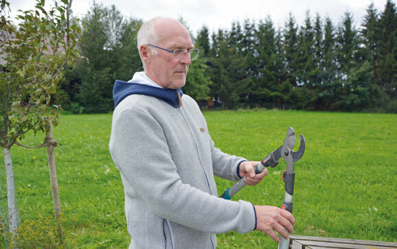 Baumwart Wilfried Wydler legt Wert auf gutes Werkzeug