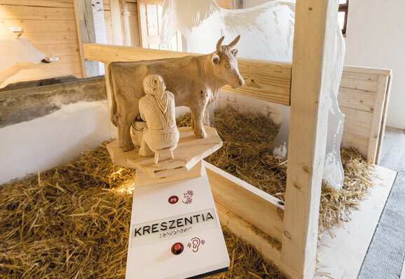 Ausstellung im Kuhstall des Hofs Beck Ernst Fesseler be