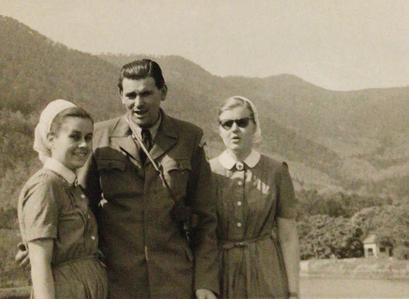 Hedwig Ebert und Hubert Mayer 1956 mit einer Kollegin in Korea be