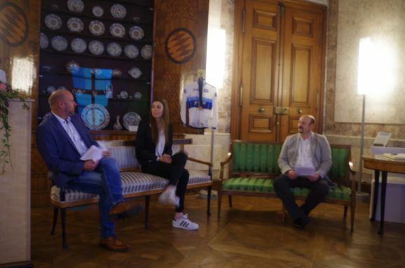 20süssemilch3sitzend
