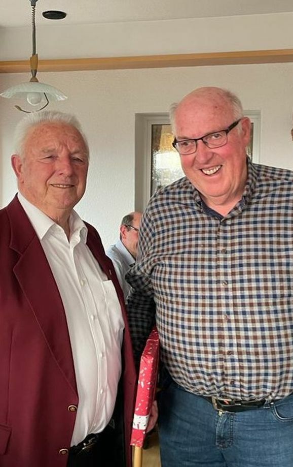 07Karl König links und Anton Baur rechts