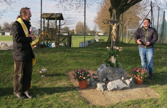 142021.04.09 Segnung Kreuz 578