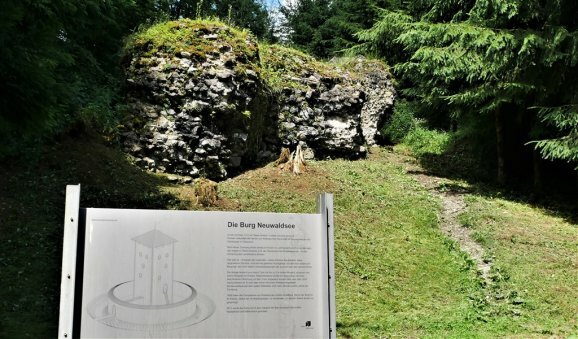 Burgruine Neuwaldsee1 578