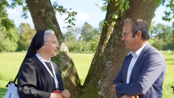 dbszrechts Sr Maria Hanna links MdL Raimund Haser