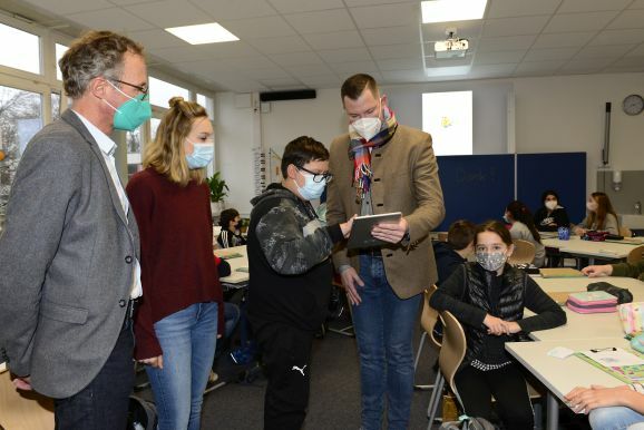 23Klasse 5 tablet red