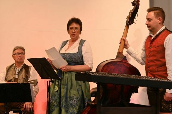 Regina Haênsler trug Gedichte vor