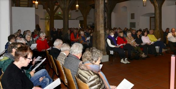 Oberschwäbischer Advent Gäste singen Red