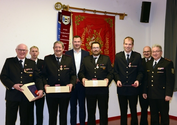24Ehrungen Feuerwehr bearbeitet 1
