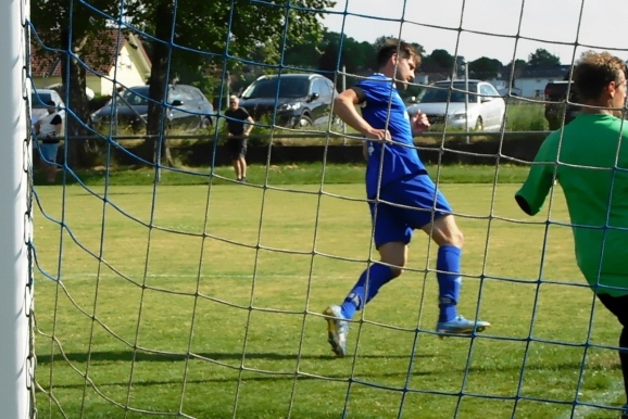 12 a Jakob Schuschkewitz mit 2. Tor 0