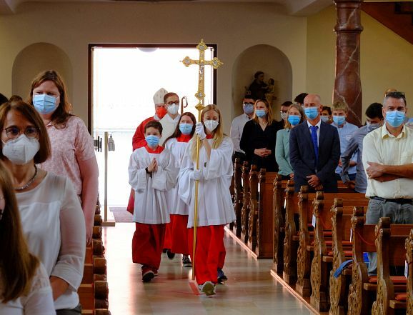 01 Einzug Firmung Arnach