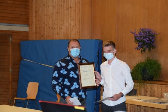 Bild 3 Foerderpreis Firma Keramos für Jonas Veser 578