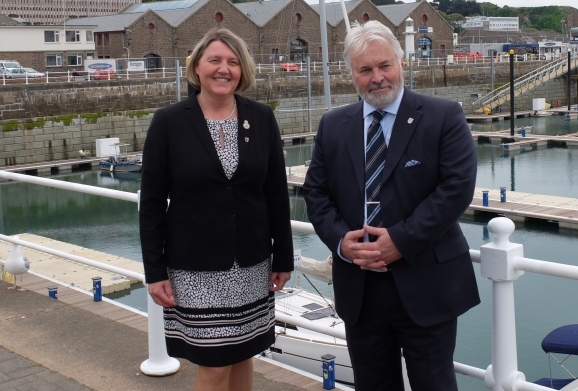 13Reise Jersey Bild 3