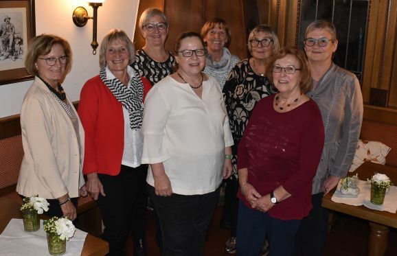 11v li Lucia Schmid Maria Mith Schn Marlene Pietsch Elisabeth Hösch Cordula Erb Adelheid Rauch Mangold Antonia Buhl u LV Mechthild Dries