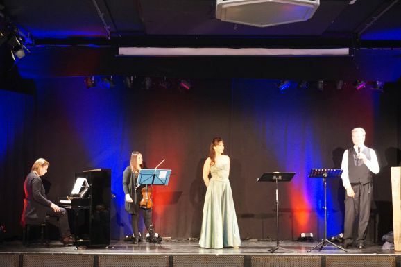 03Mitglieder der Opernbühne Württembergisches Allgäu bei ihrem Auftritt Landkreis Ravensburg