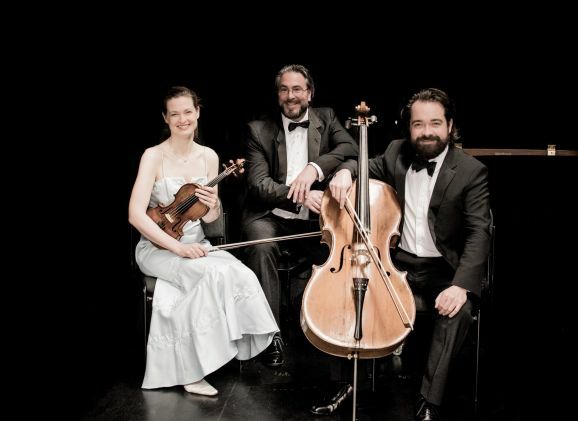 08ATOS Trio Foto Frank Jerke