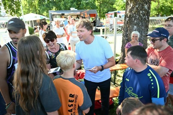 PM Stiftung Liebenau Sommerfest Sorg Autogramme