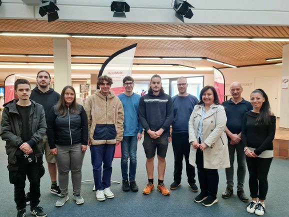 PM Stiftung Liebenau Jugendliche starten am BBW Büro IT