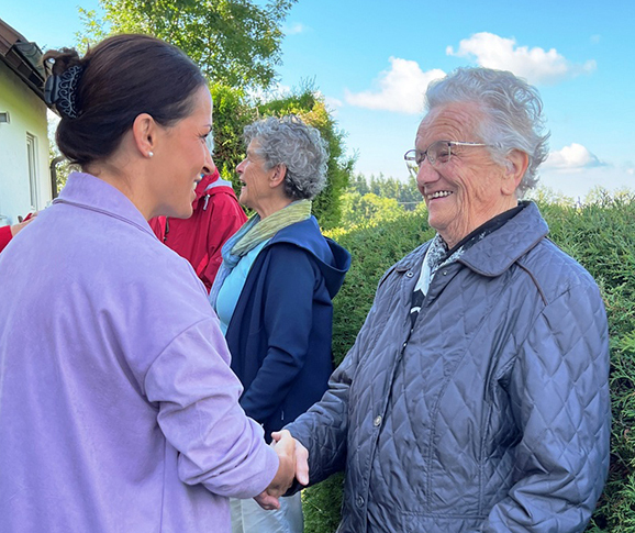 Fine Renz wird gratuliert